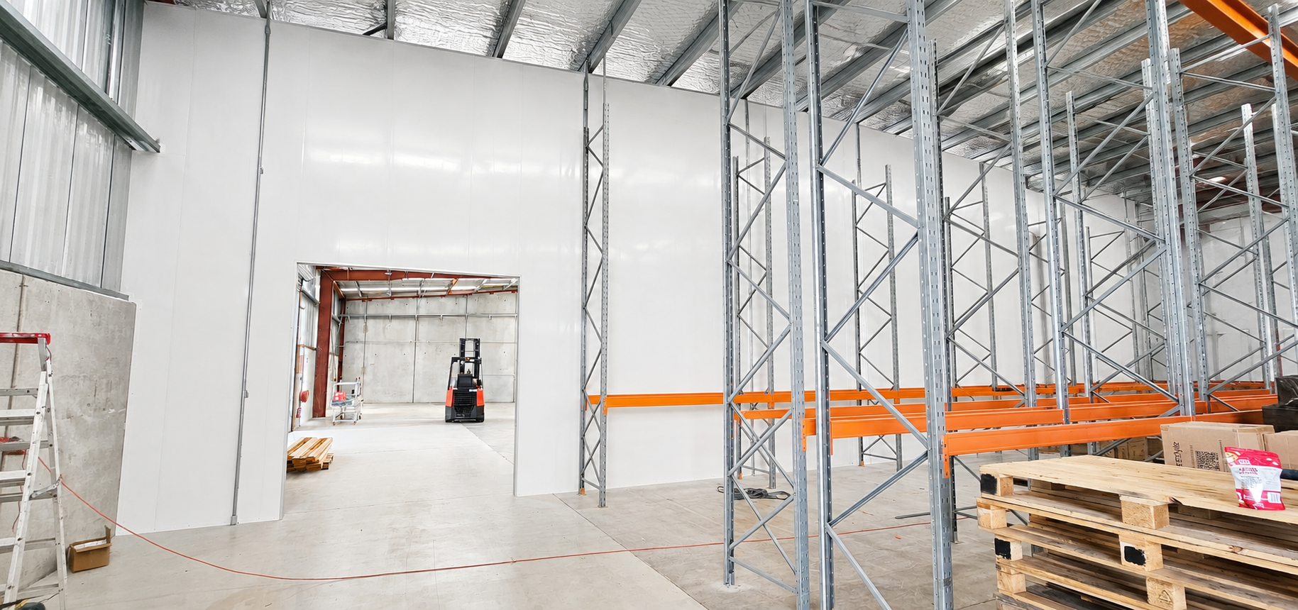 Warehouses & Distribution Centres partition